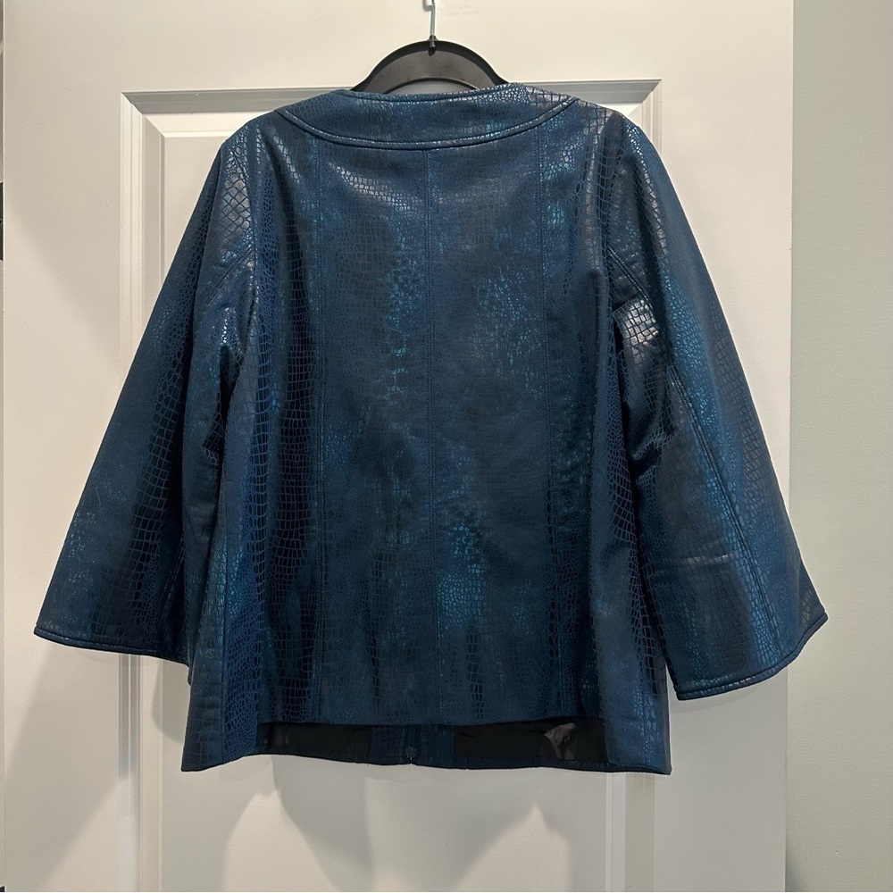 Susan Graver Shimmering Blue Animal Print Jacket - Picture 6 of 6